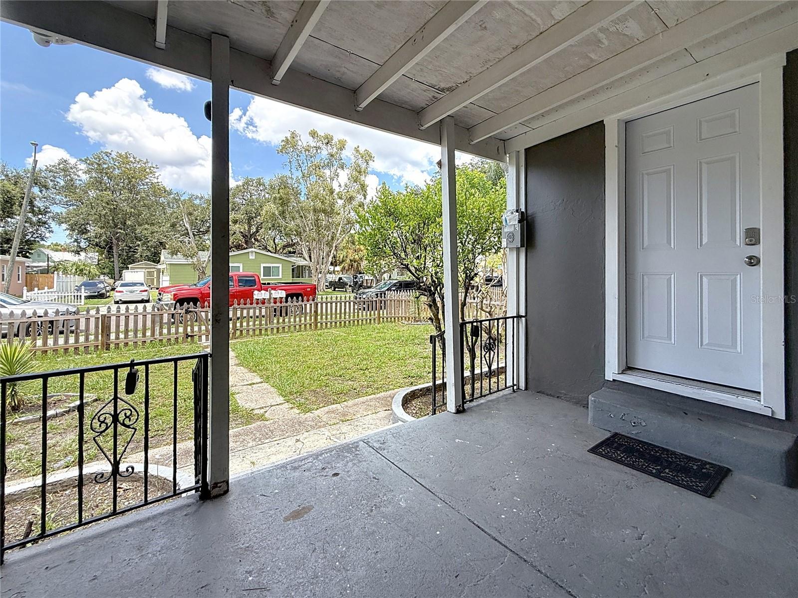 Image 5 of 28 For 618 17th Avenue S E