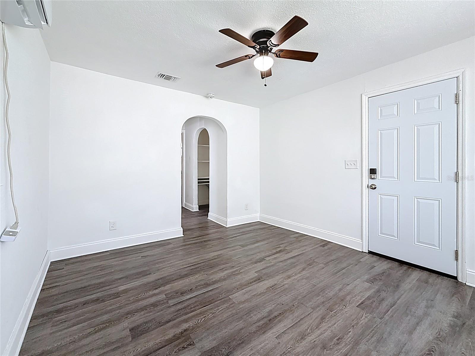 Image 7 of 28 For 618 17th Avenue S E