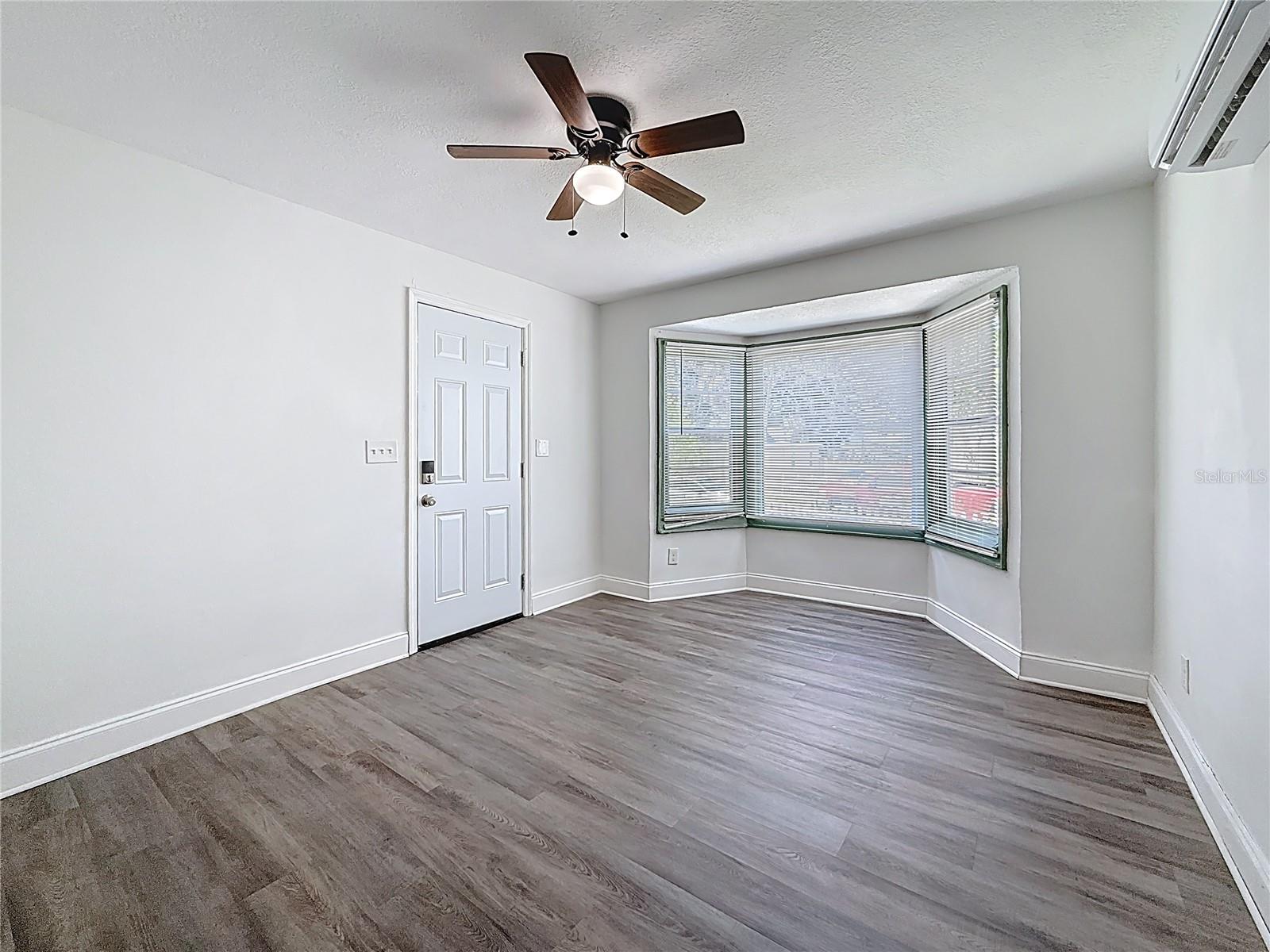 Image 8 of 28 For 618 17th Avenue S E