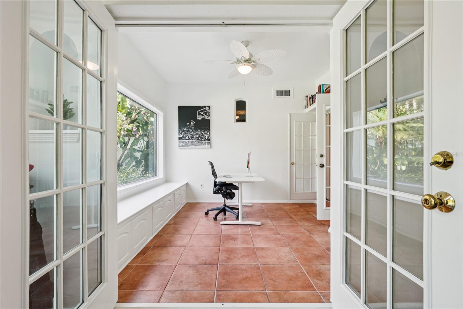 Image 29 of 77 For 3303 Lawn Avenue