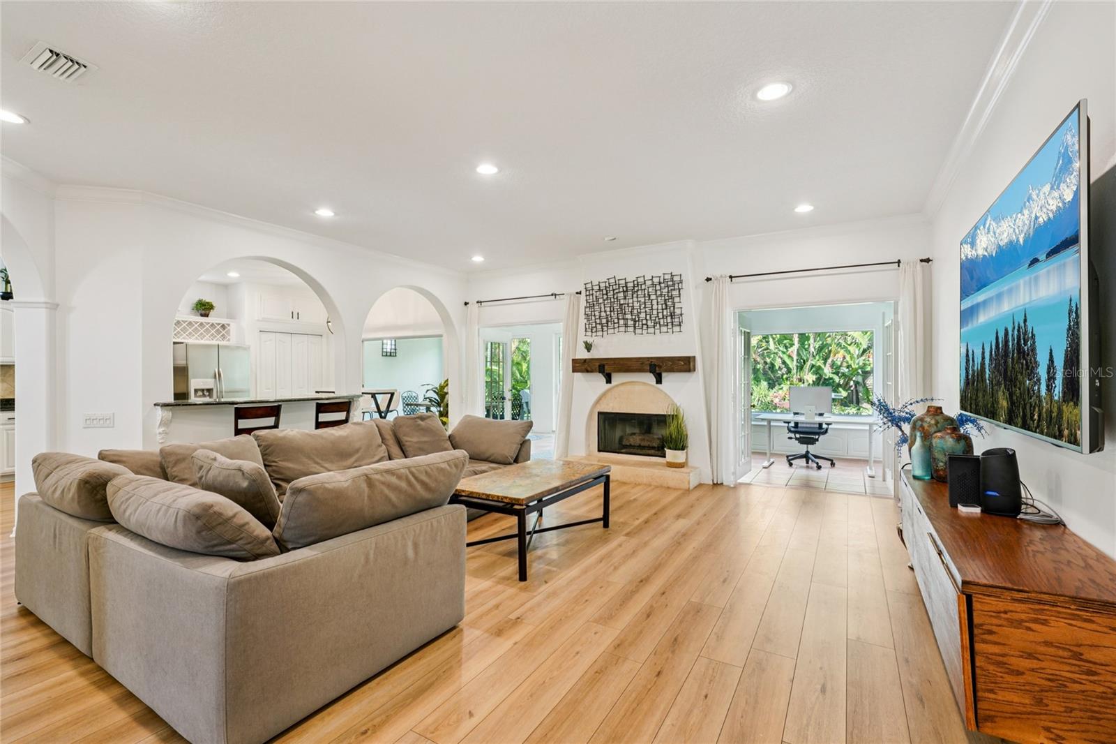 Image 6 of 77 For 3303 Lawn Avenue