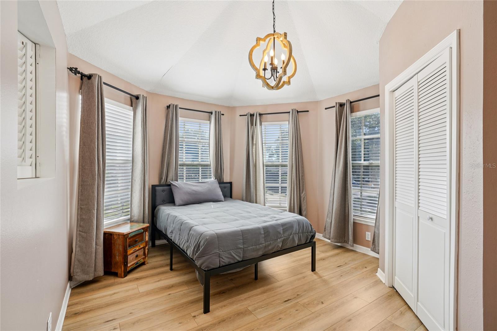 Image 64 of 77 For 3303 Lawn Avenue