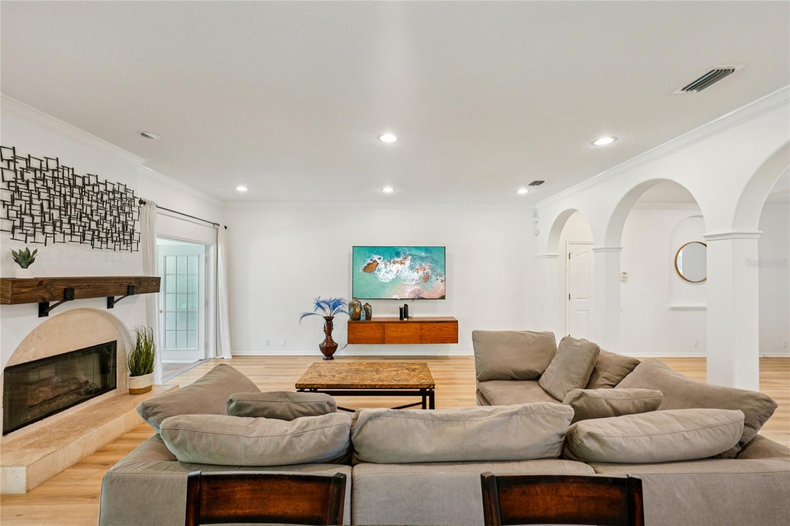 Image 8 of 77 For 3303 Lawn Avenue