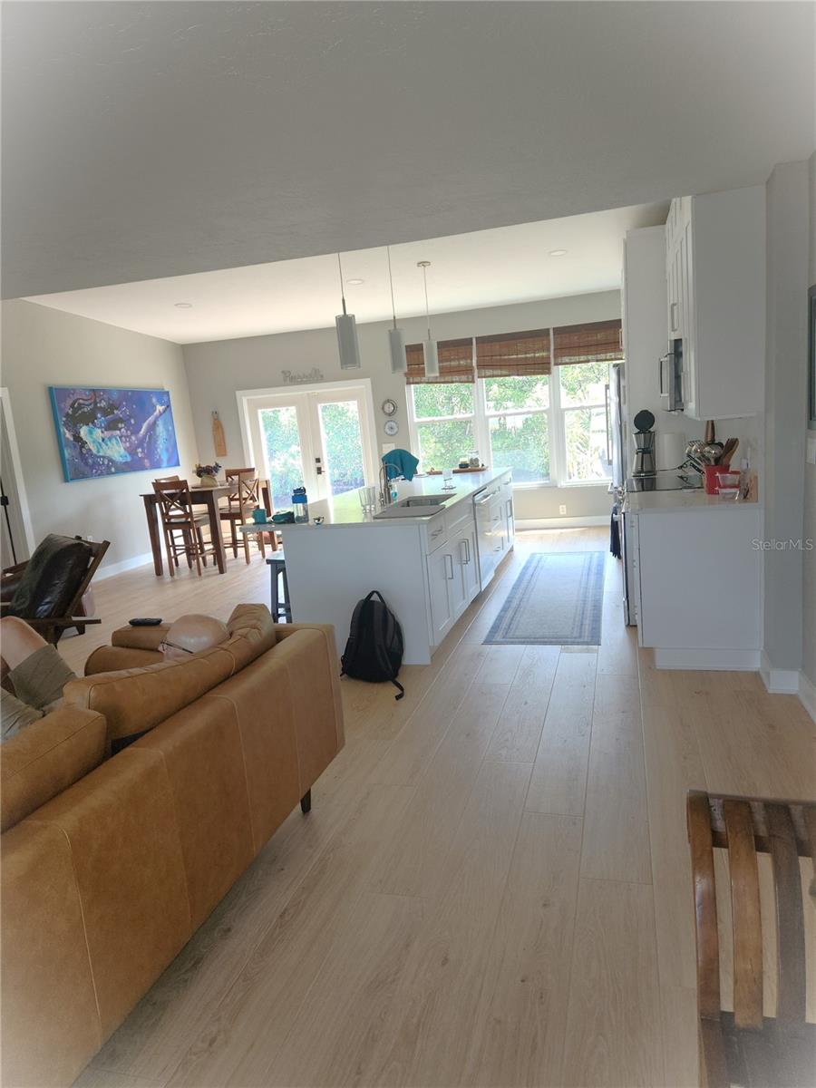 Image 5 of 5 For 9101 Sun Isle Drive Ne