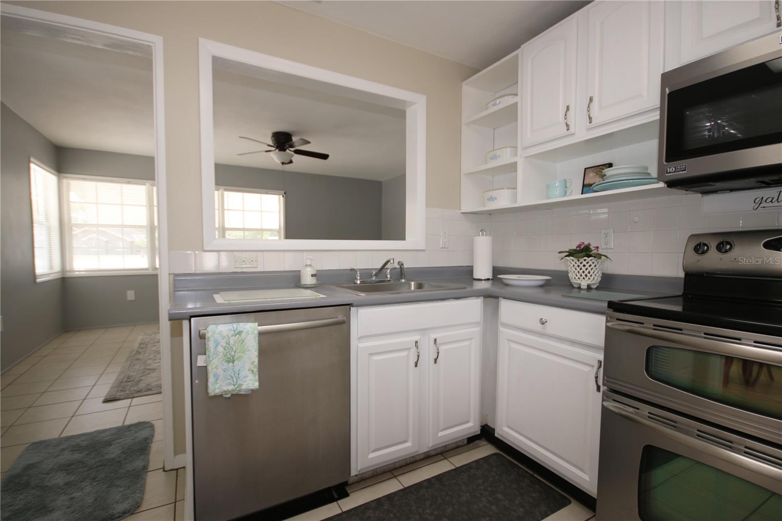 Image 13 of 19 For 1415 Hamlet Avenue