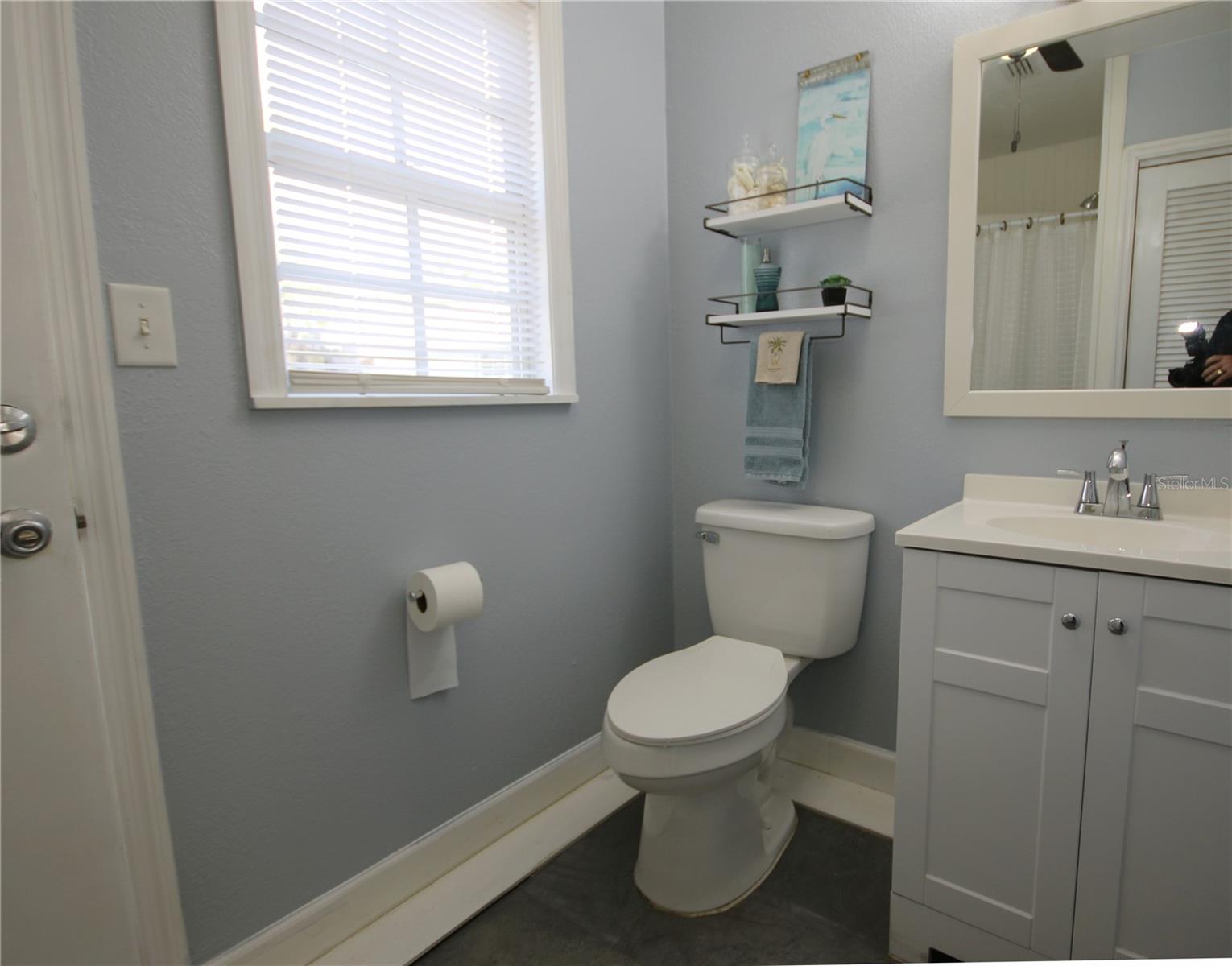 Image 17 of 19 For 1415 Hamlet Avenue