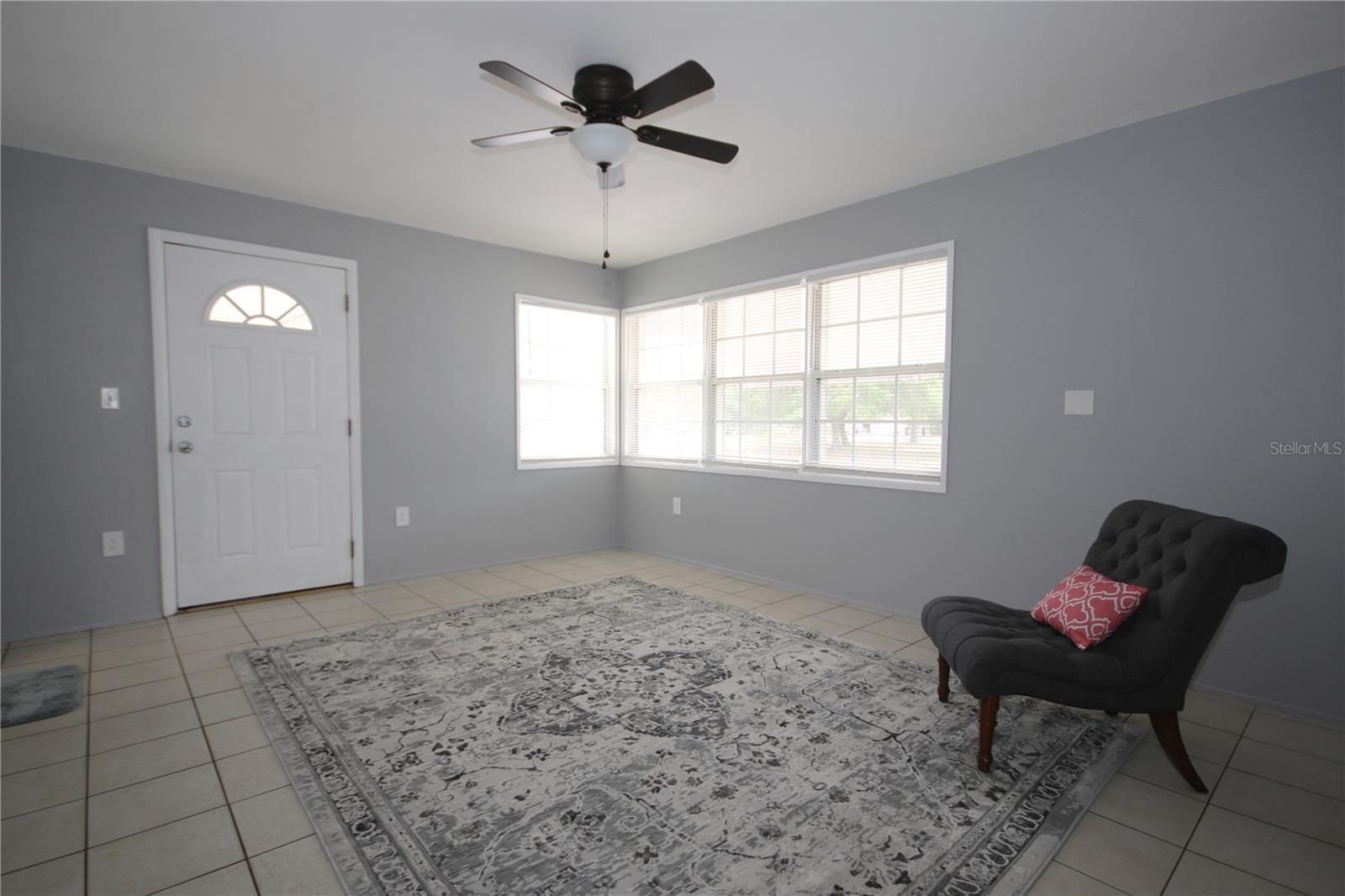 Image 5 of 19 For 1415 Hamlet Avenue