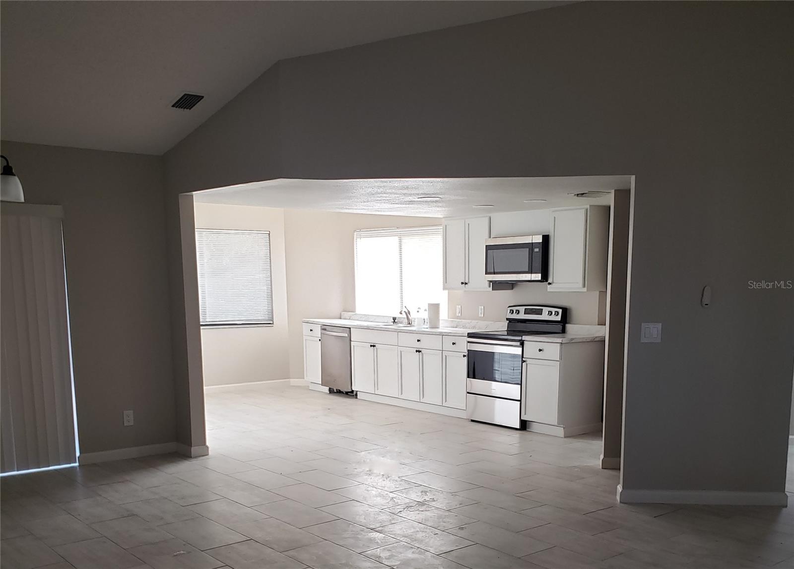 Image 4 of 20 For 13131 Lawrence Street