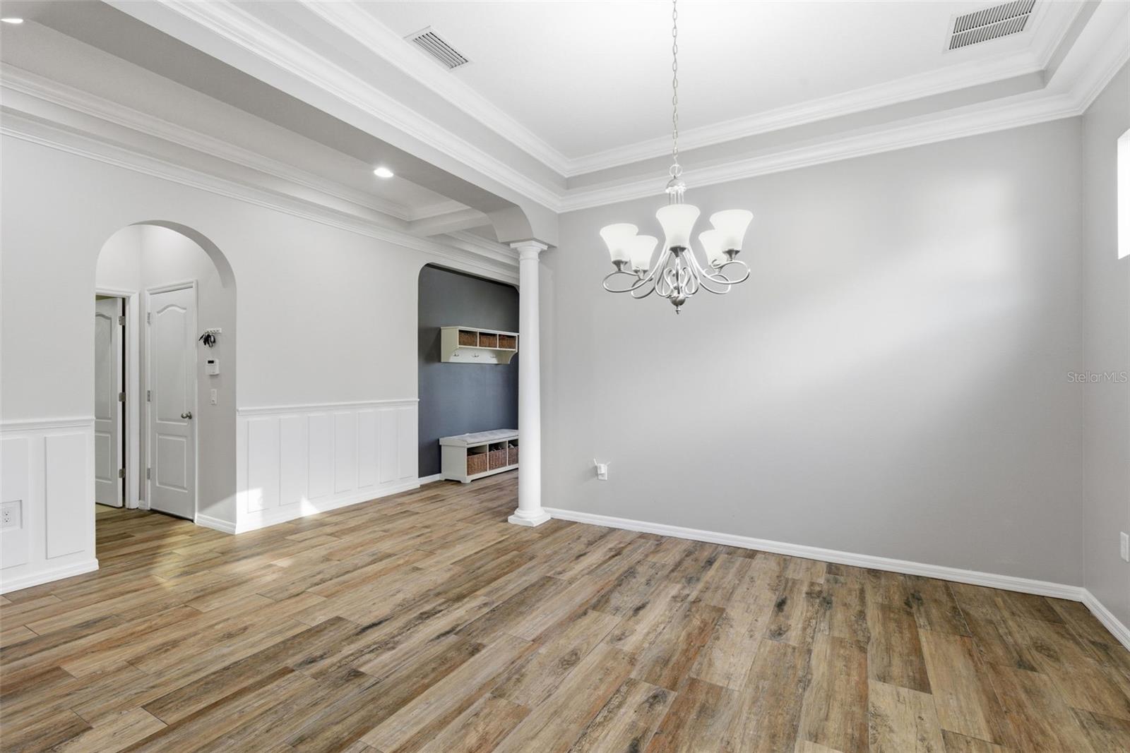 Image 12 of 99 For 4094 Windcrest Drive