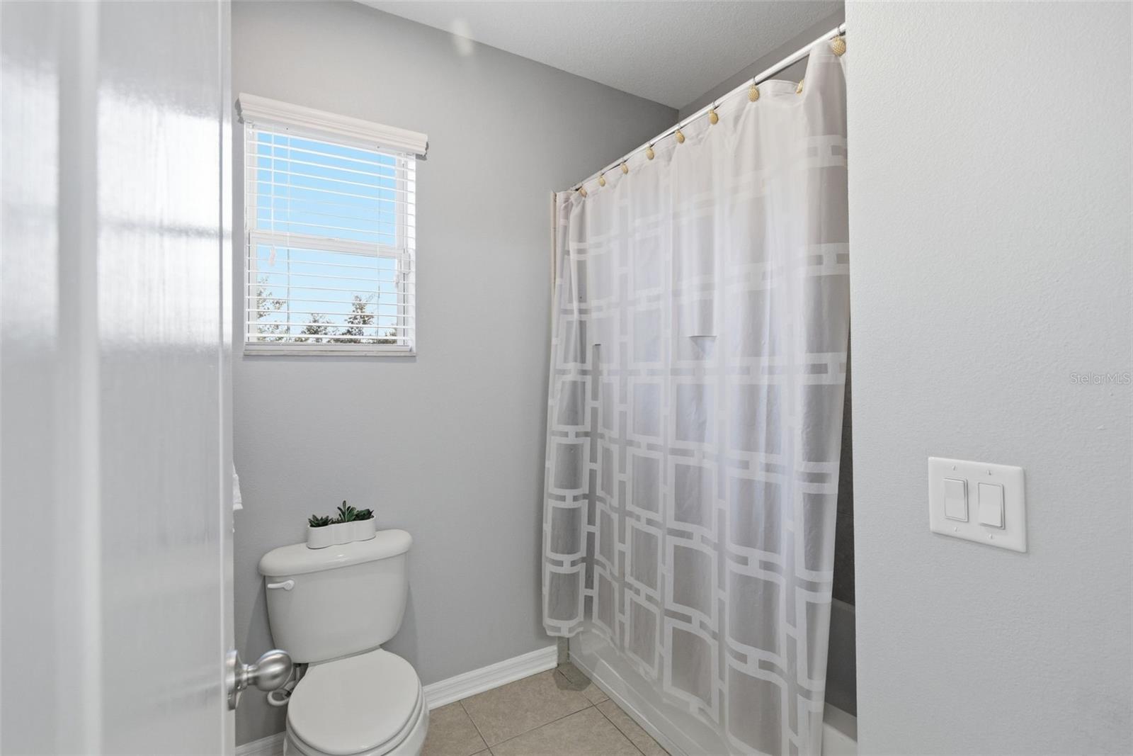 Image 50 of 99 For 4094 Windcrest Drive