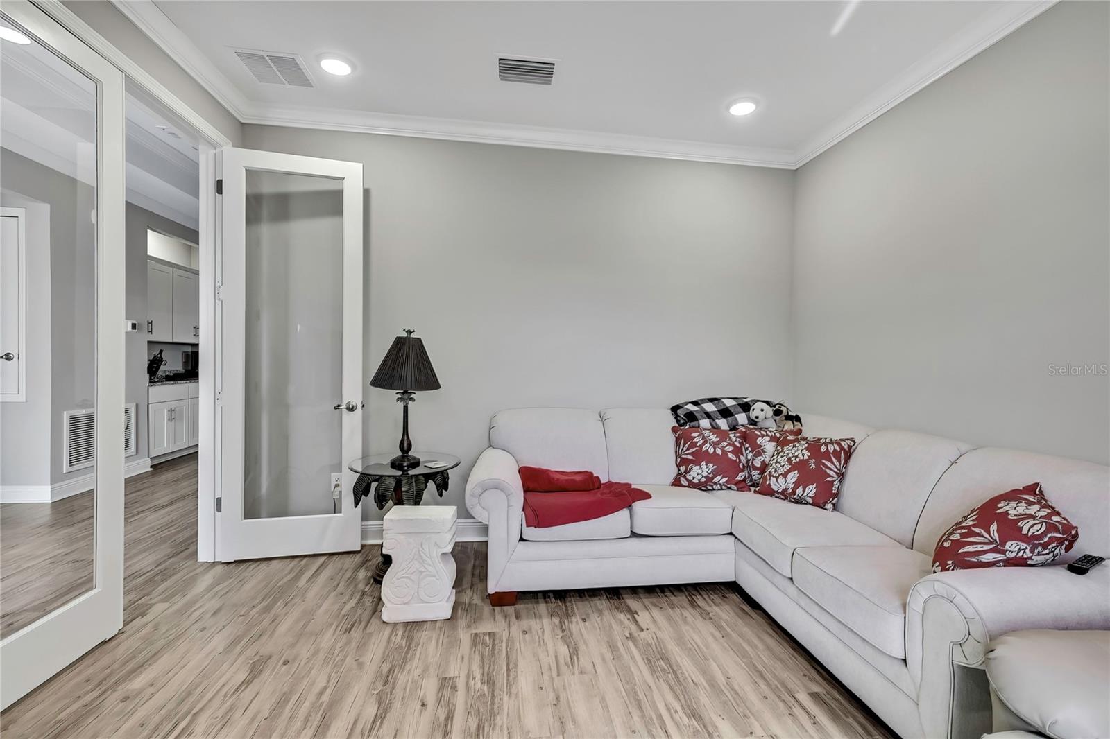 Image 4 of 46 For 9504 Earthwind Court