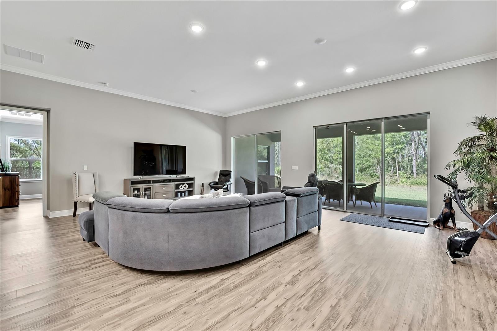 Image 8 of 46 For 9504 Earthwind Court