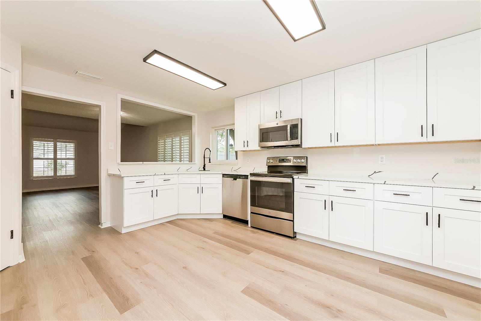 Image 7 of 20 For 10144 Tarragon Drive