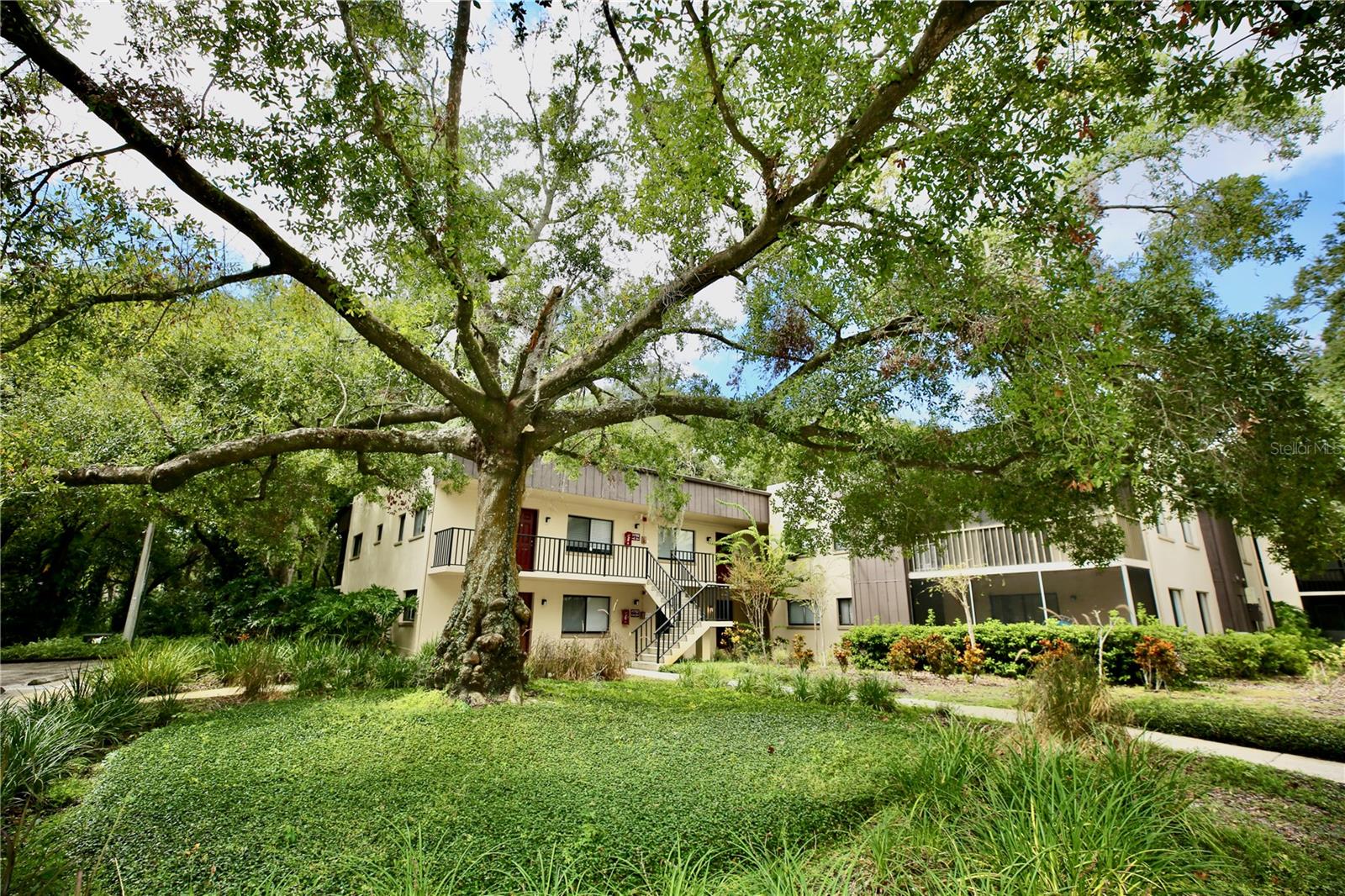 Image 25 of 38 For 11702 Raintree Village Boulevard B