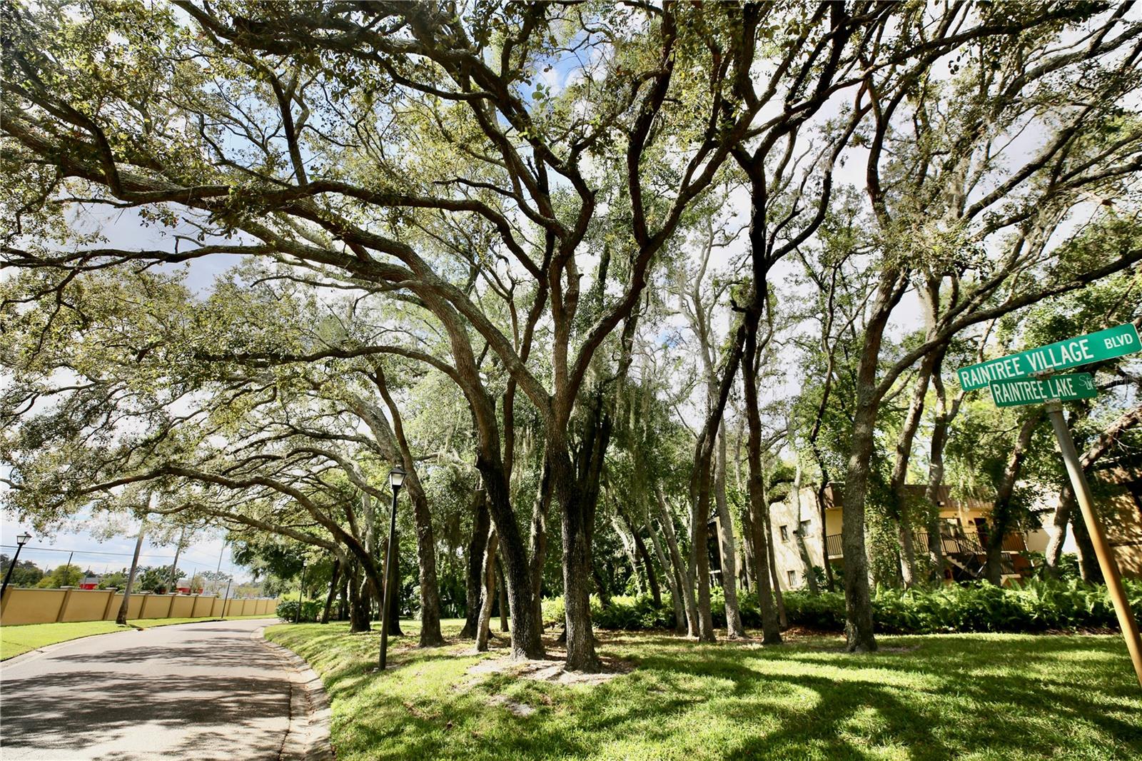 Image 26 of 38 For 11702 Raintree Village Boulevard B