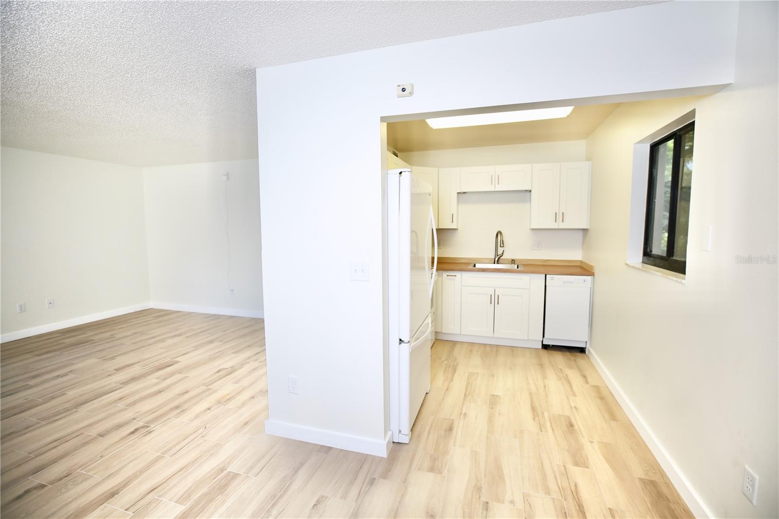 Image 3 of 38 For 11702 Raintree Village Boulevard B