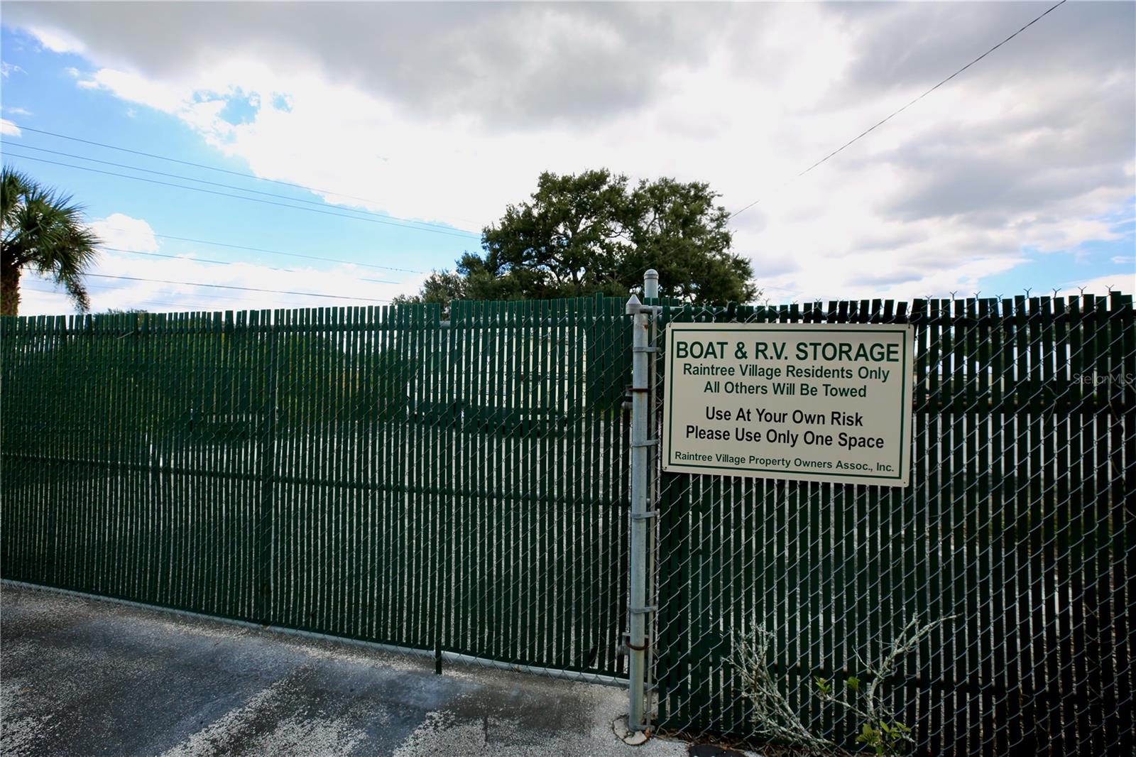 Image 34 of 38 For 11702 Raintree Village Boulevard B