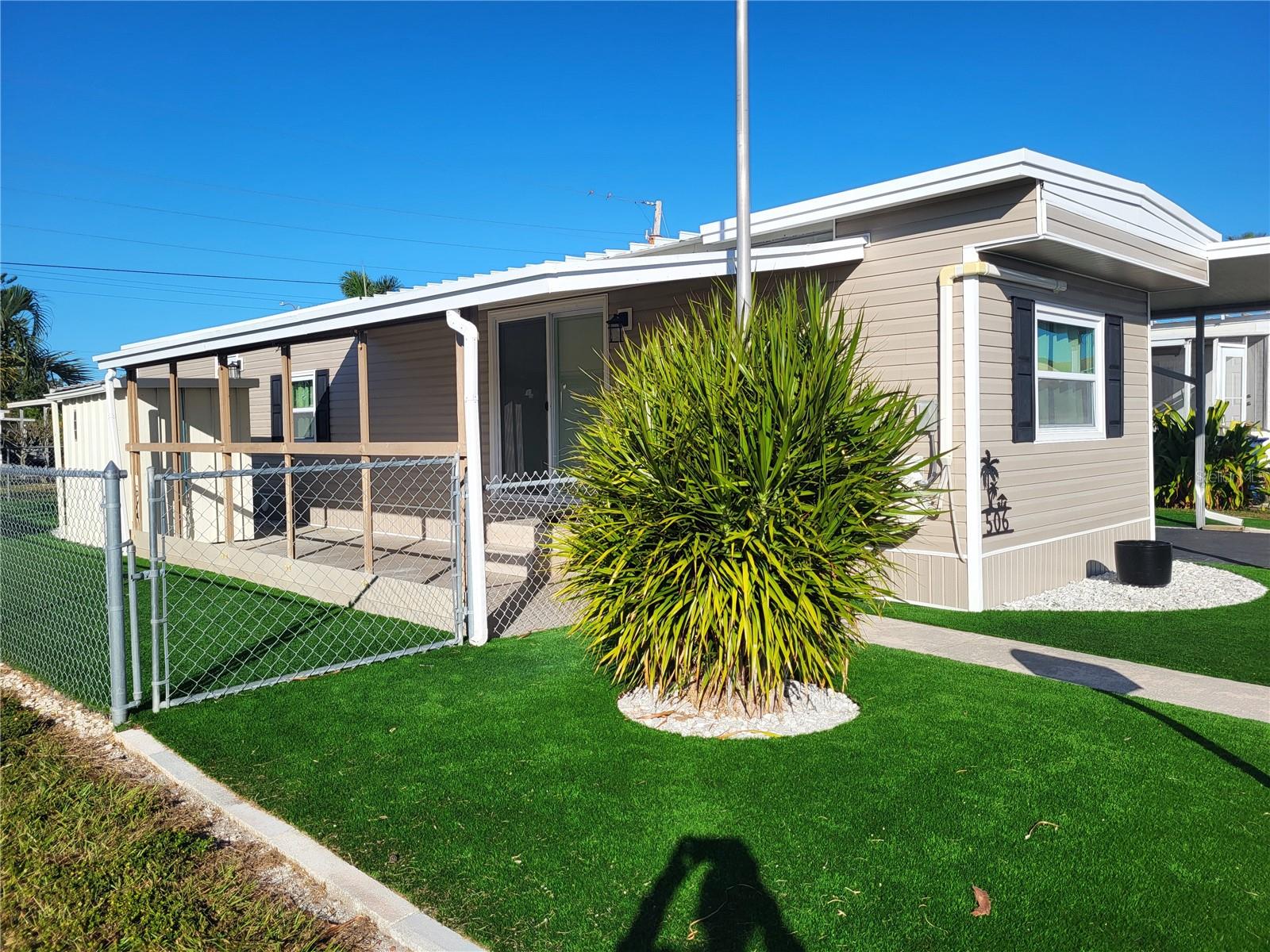 Image 13 of 37 For 6580 Seminole Boulevard 506