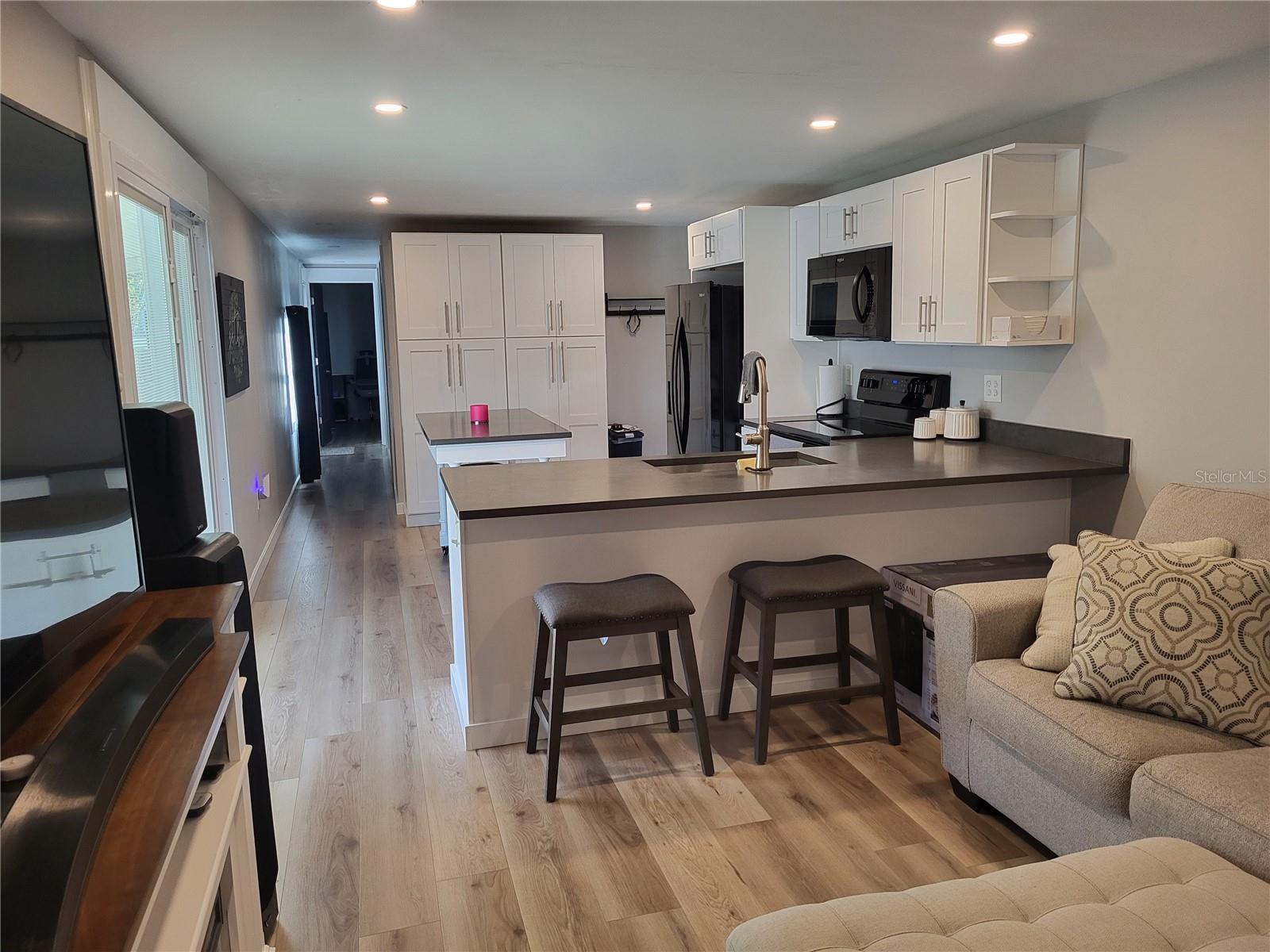 Image 18 of 37 For 6580 Seminole Boulevard 506