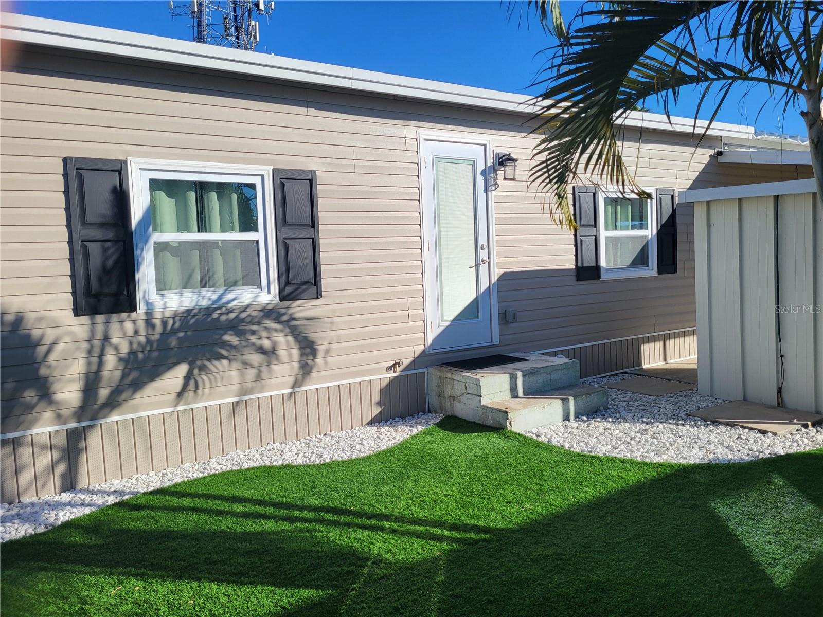 Image 6 of 37 For 6580 Seminole Boulevard 506