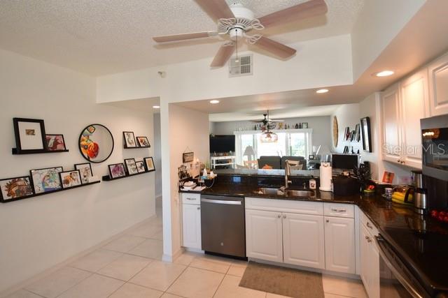 Image 19 of 47 For 6425 Shoreline Drive 10403