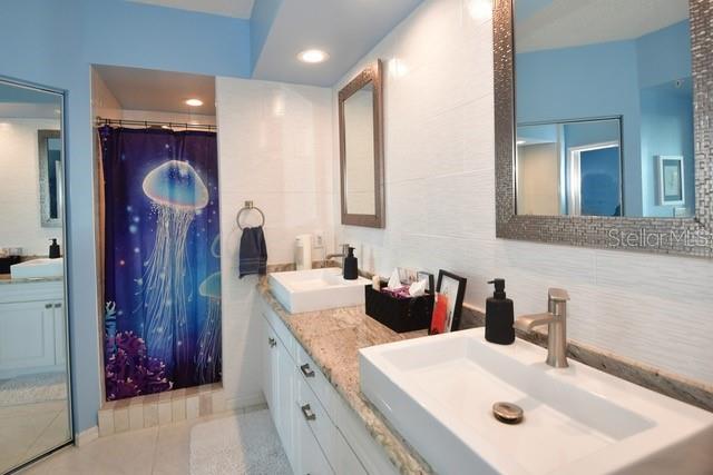 Image 27 of 47 For 6425 Shoreline Drive 10403