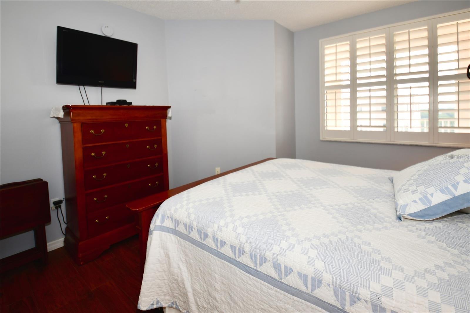 Image 30 of 47 For 6425 Shoreline Drive 10403