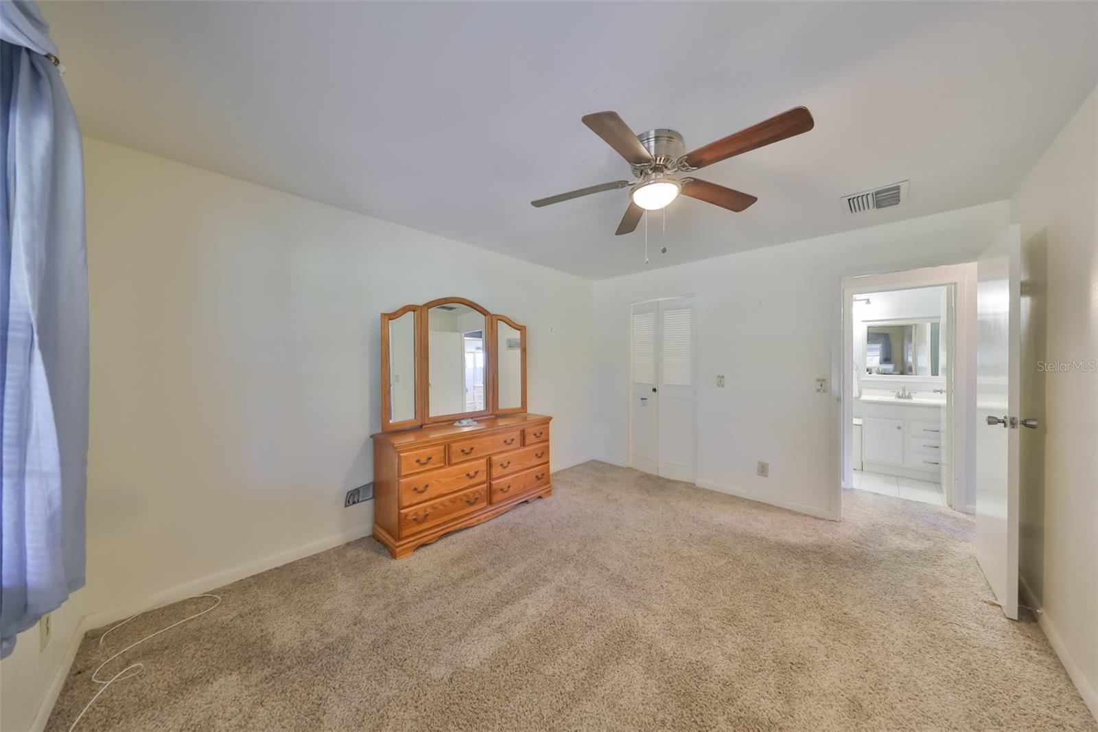 Image 17 of 51 For 2202 Clubhouse Drive 180