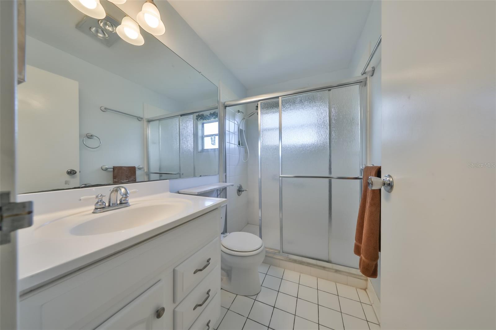 Image 24 of 51 For 2202 Clubhouse Drive 180