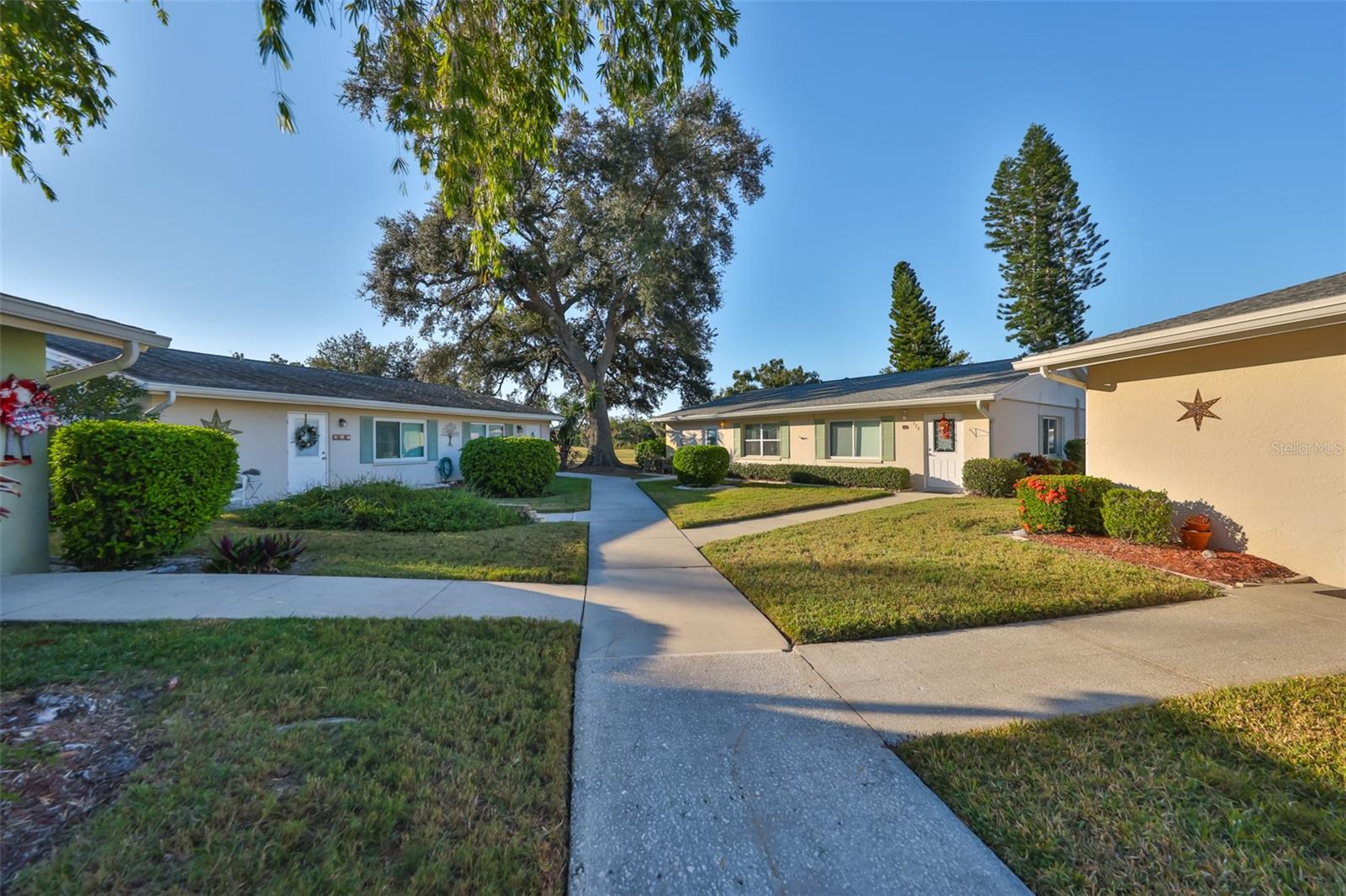 Image 37 of 51 For 2202 Clubhouse Drive 180