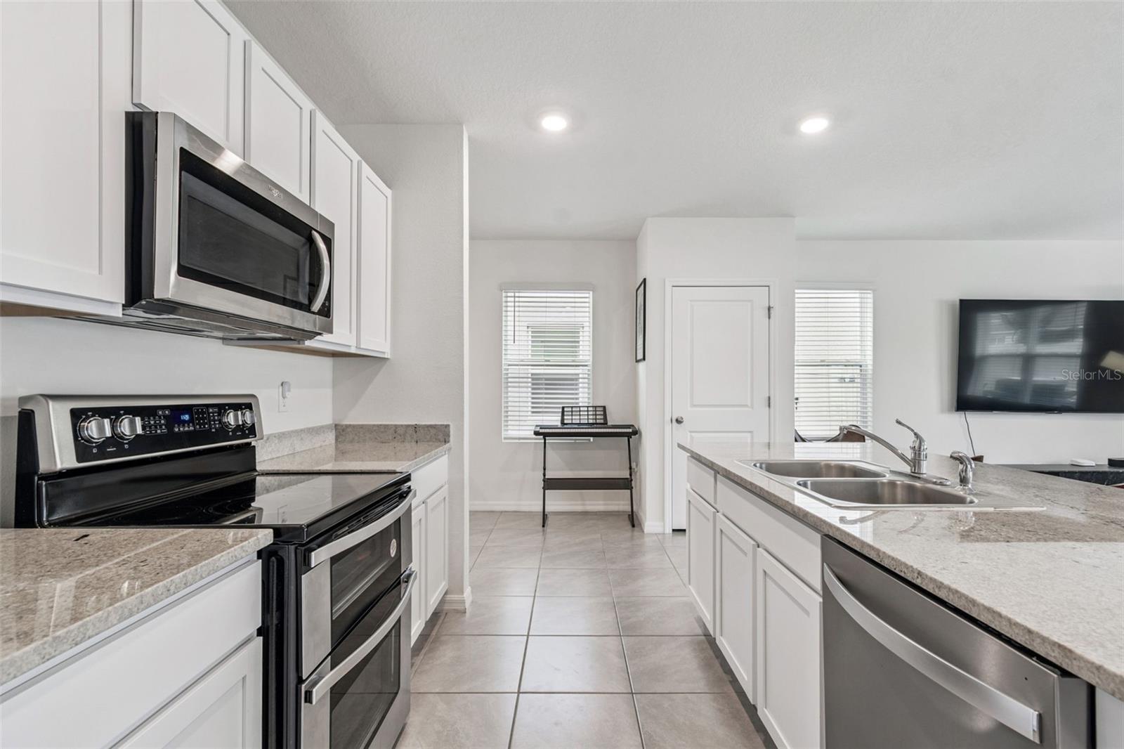 Image 10 of 100 For 5667 Chorleywood Lane