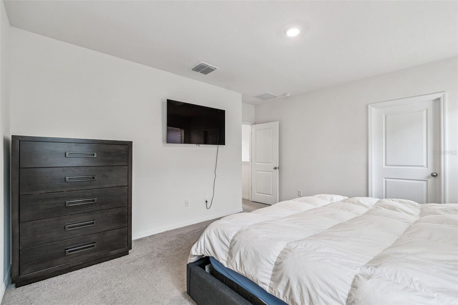 Image 13 of 100 For 5667 Chorleywood Lane