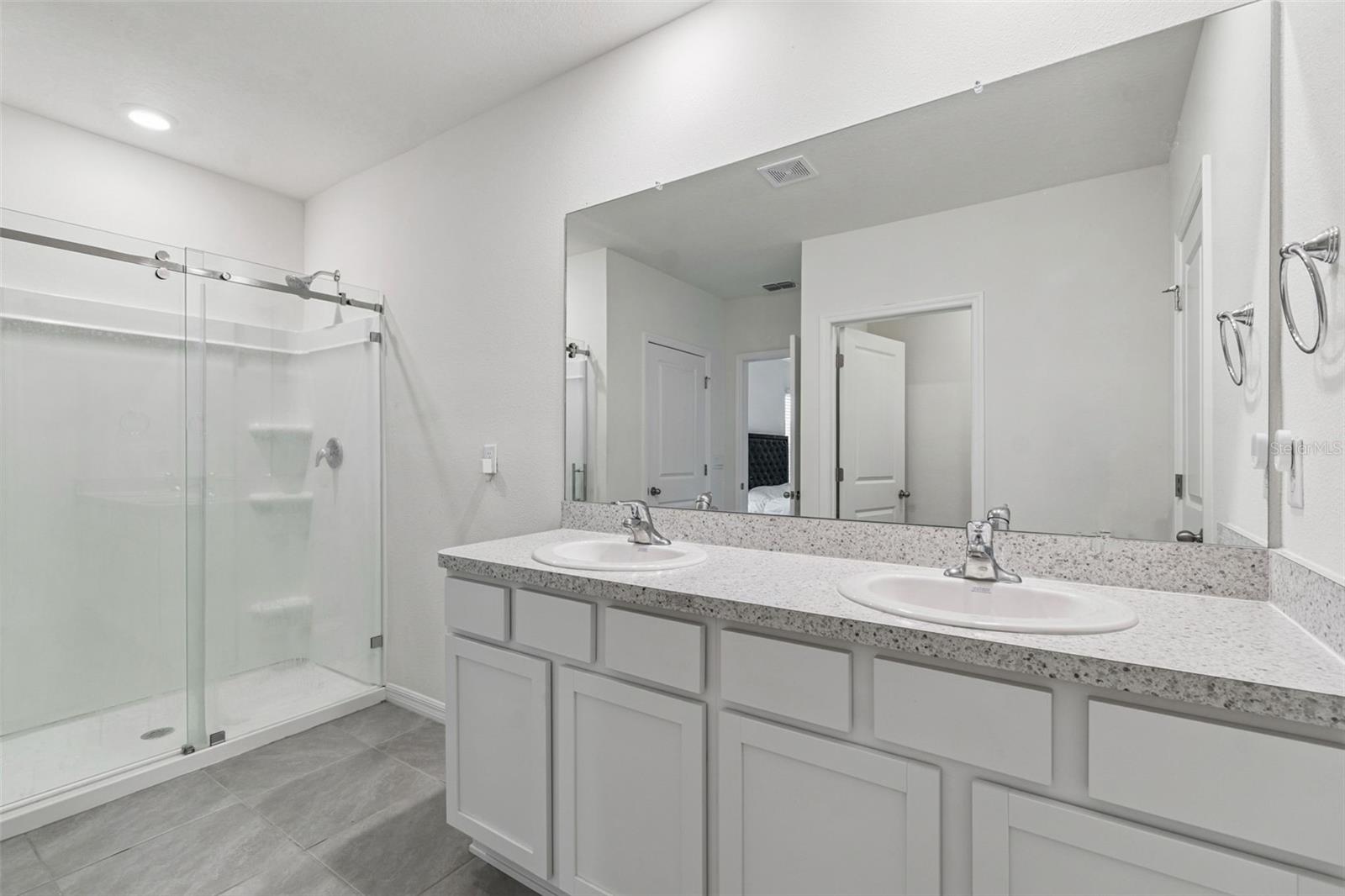 Image 16 of 100 For 5667 Chorleywood Lane