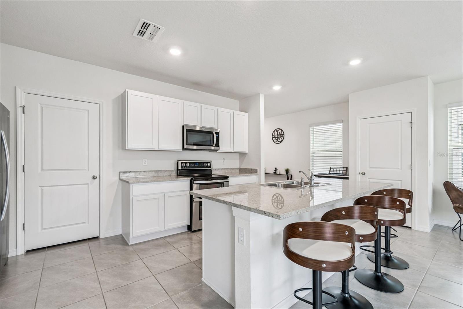 Image 2 of 100 For 5667 Chorleywood Lane