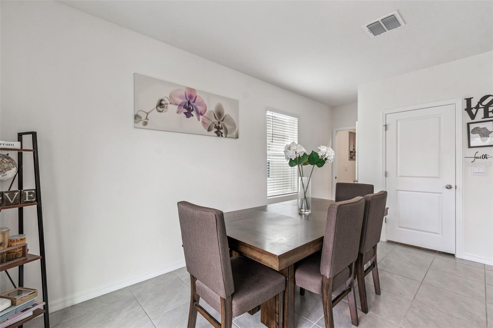 Image 24 of 100 For 5667 Chorleywood Lane