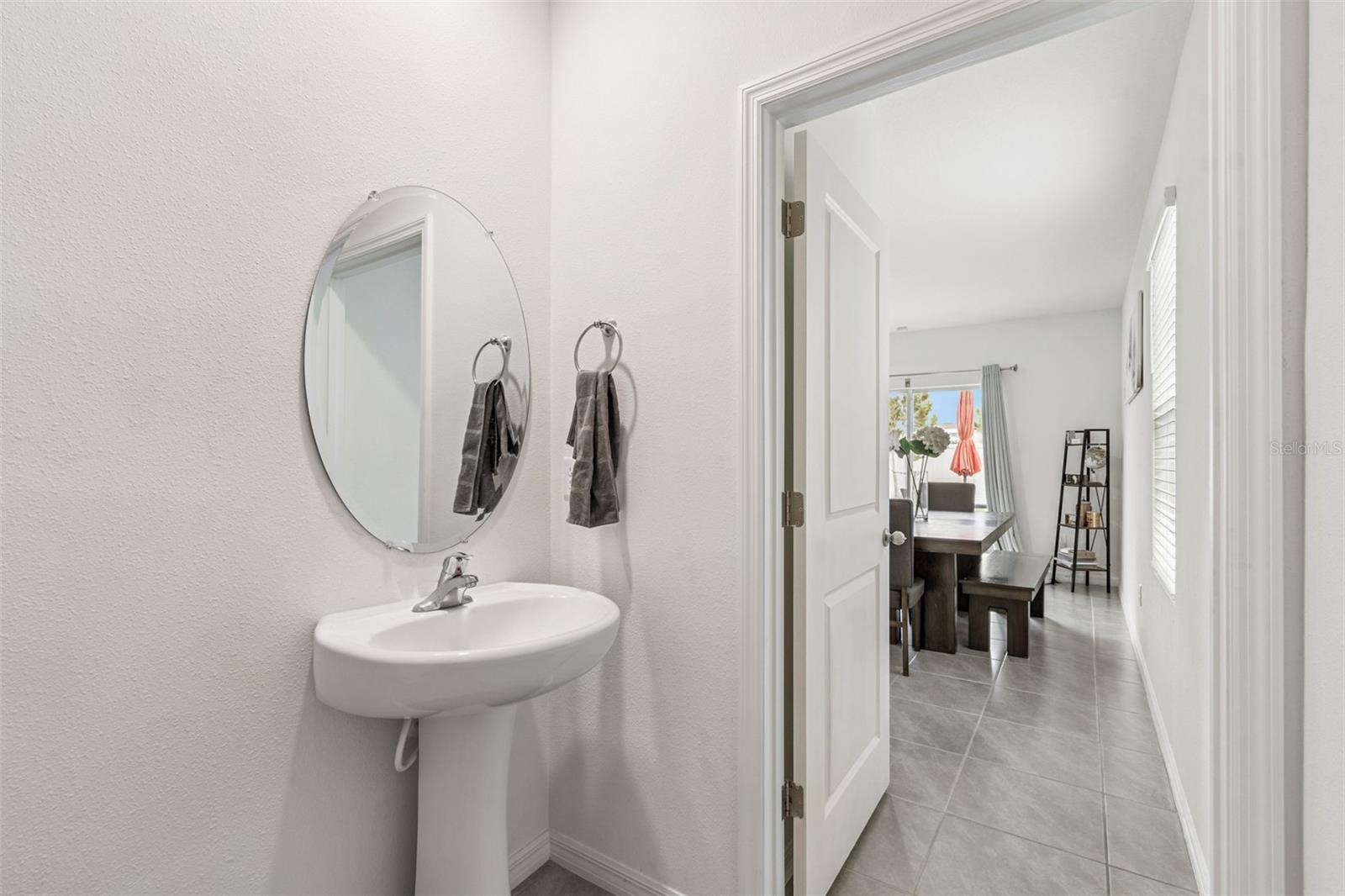 Image 27 of 100 For 5667 Chorleywood Lane