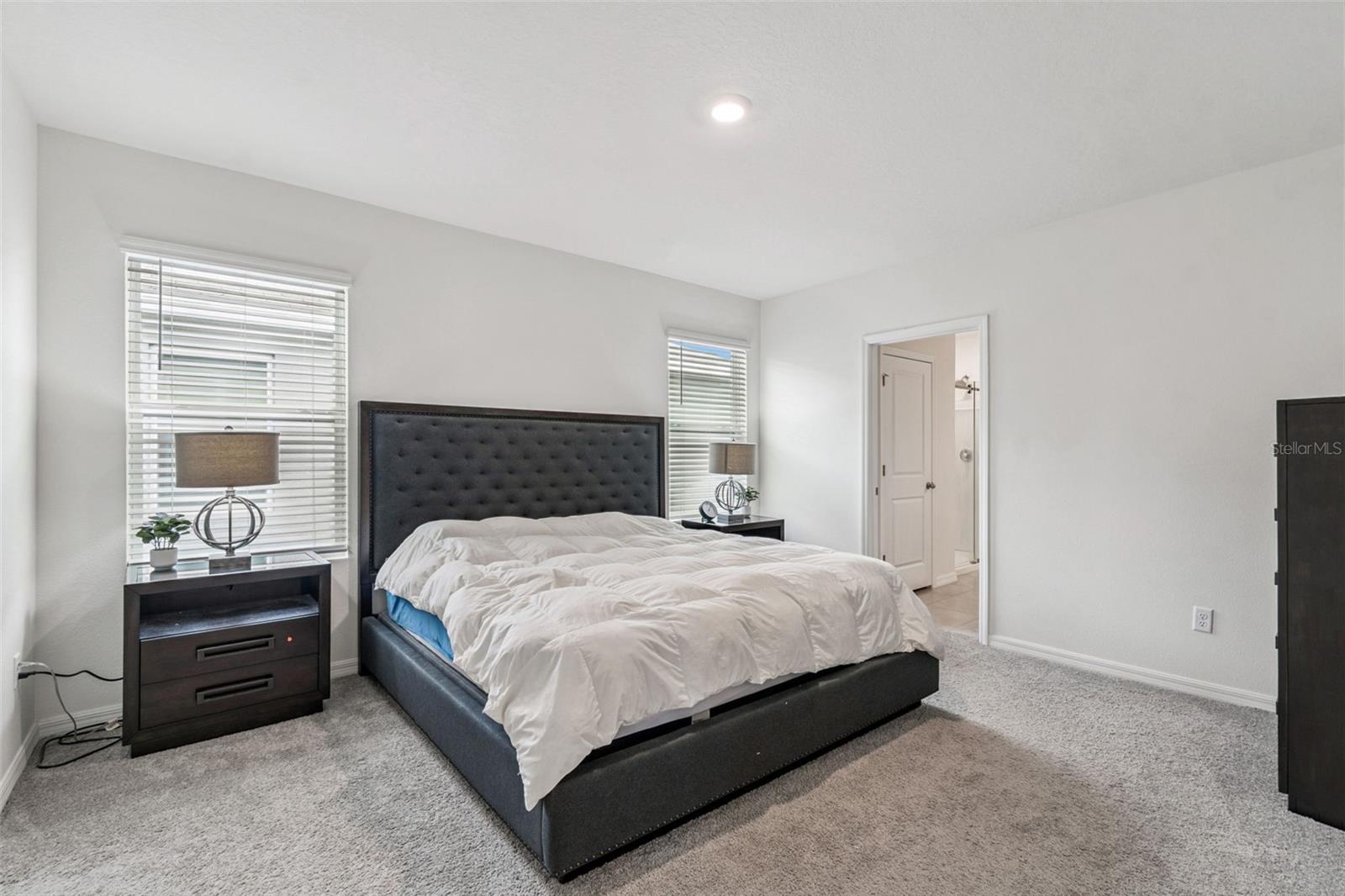 Image 3 of 100 For 5667 Chorleywood Lane