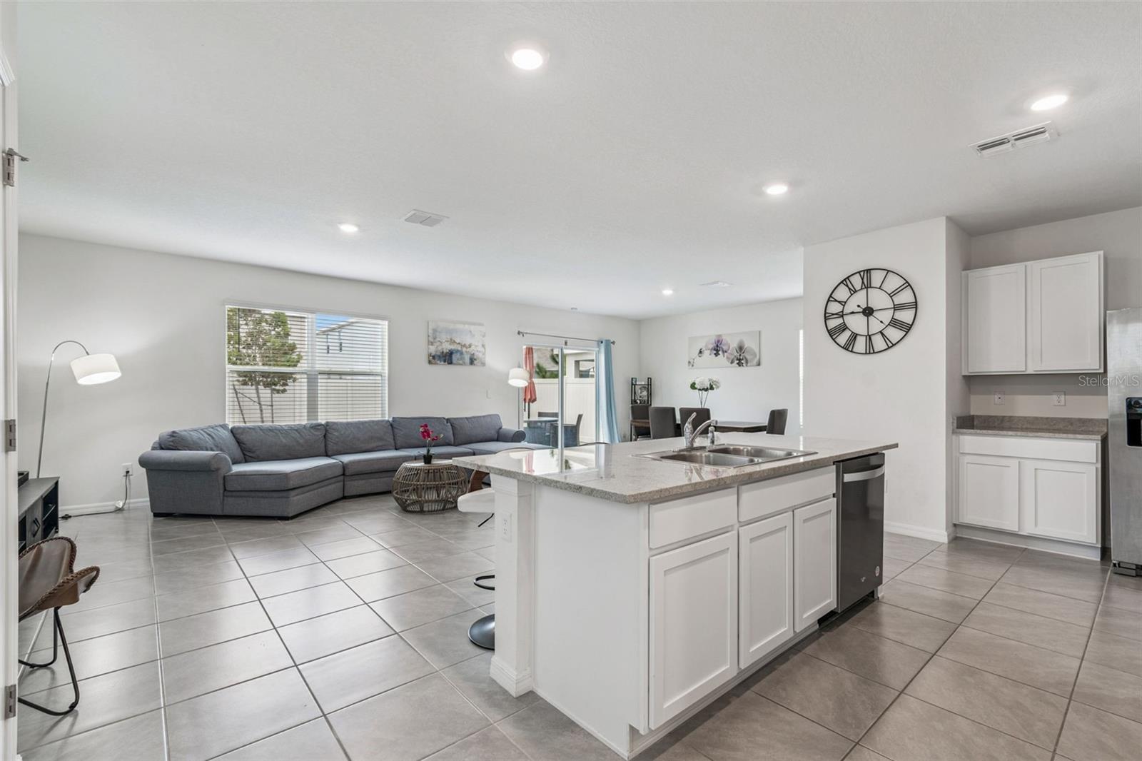 Image 4 of 100 For 5667 Chorleywood Lane