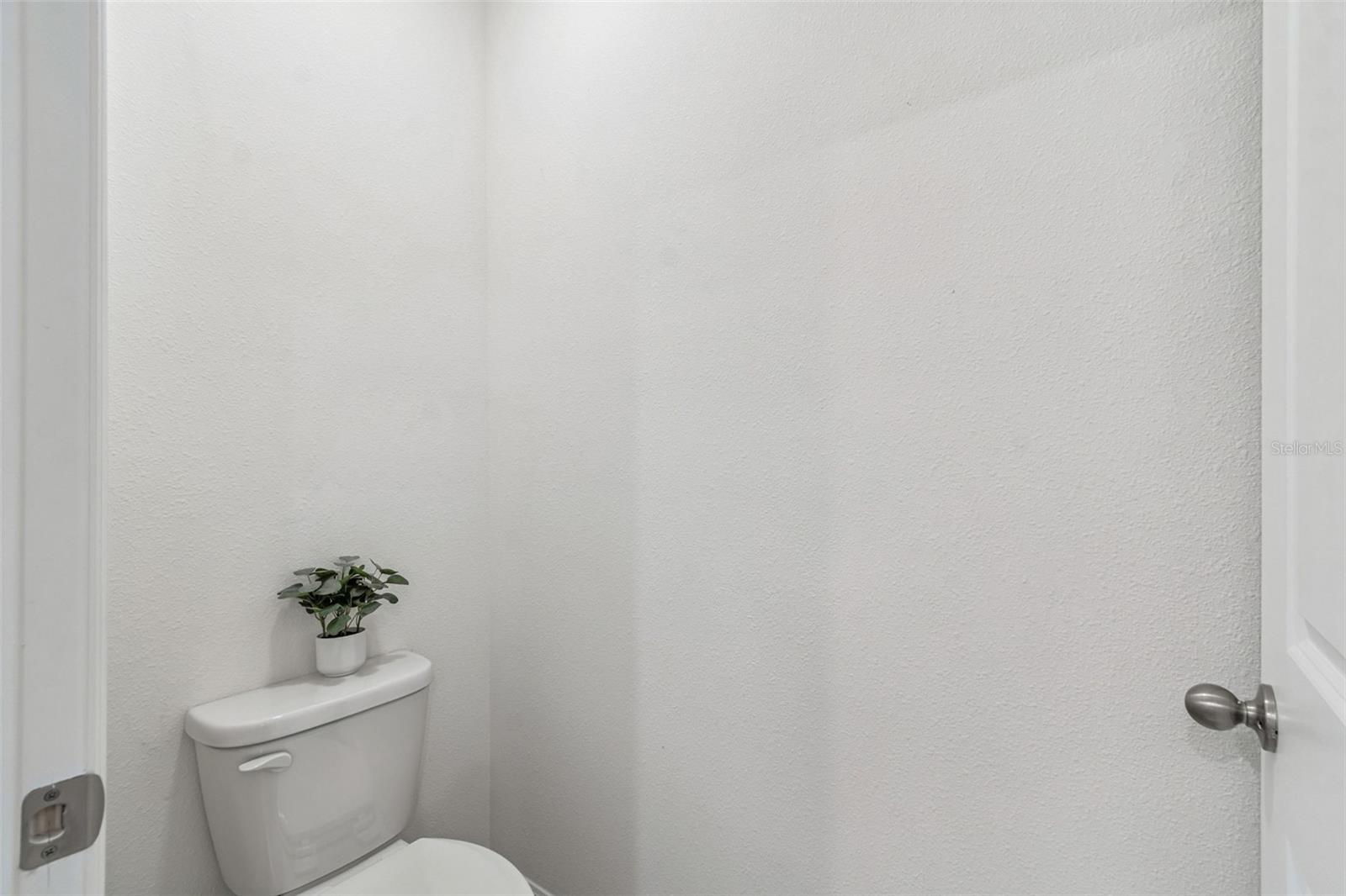 Image 61 of 100 For 5667 Chorleywood Lane