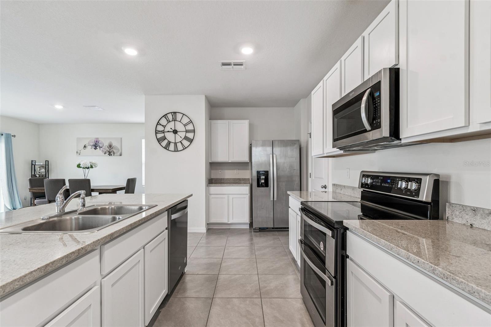 Image 9 of 100 For 5667 Chorleywood Lane