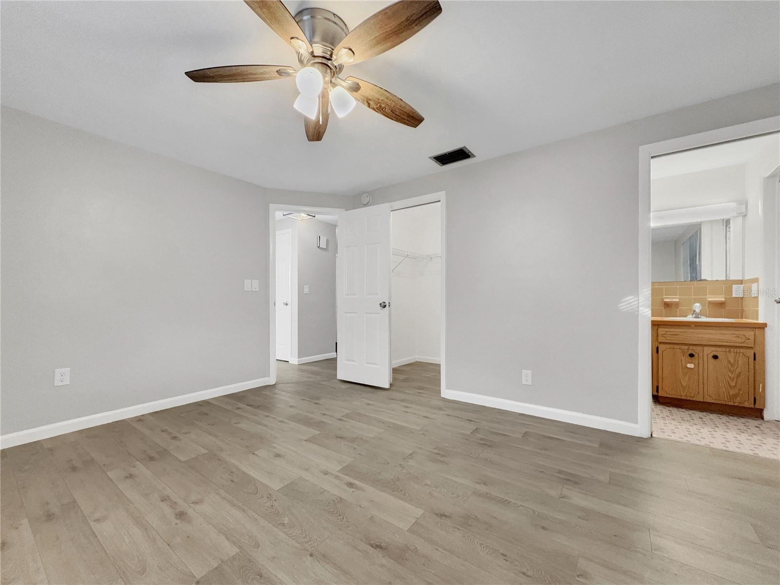 Image 10 of 22 For 9240 Glen Moor Lane