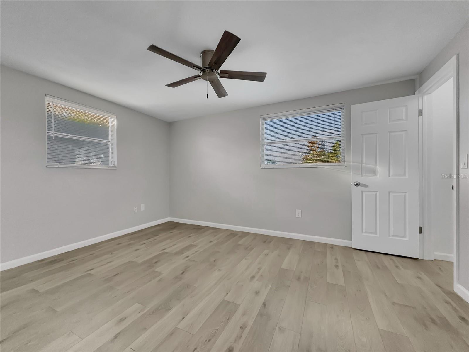 Image 13 of 22 For 9240 Glen Moor Lane