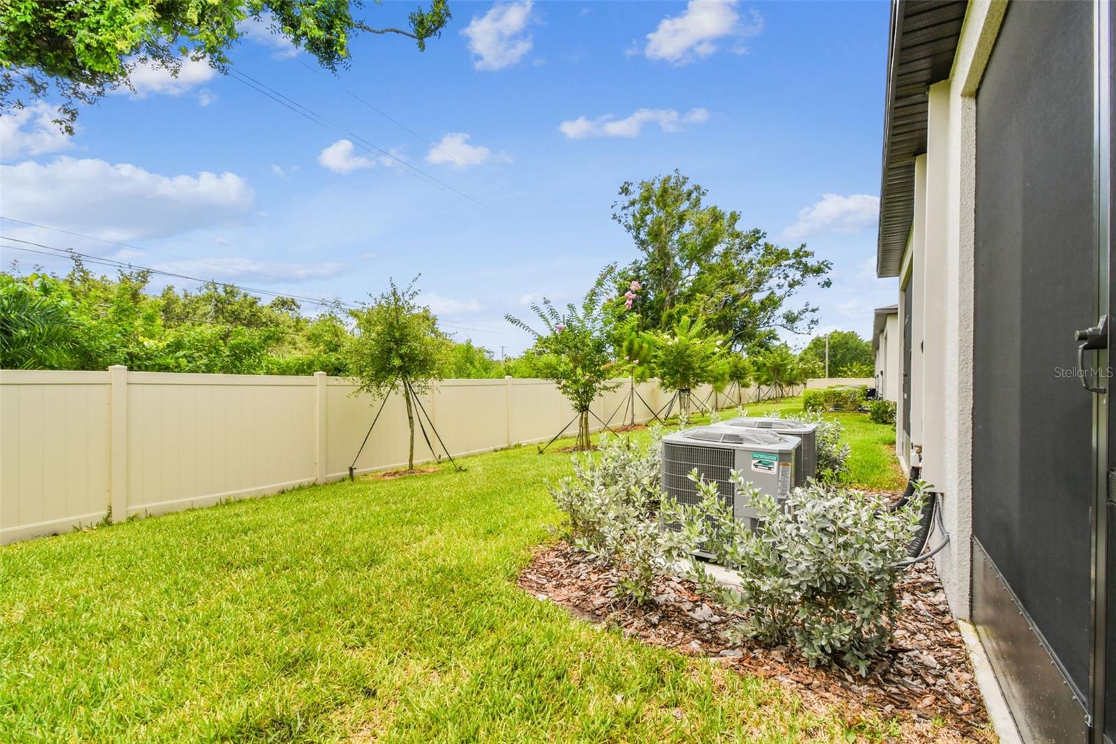 Image 44 of 75 For 2513 Sunray Venus Way