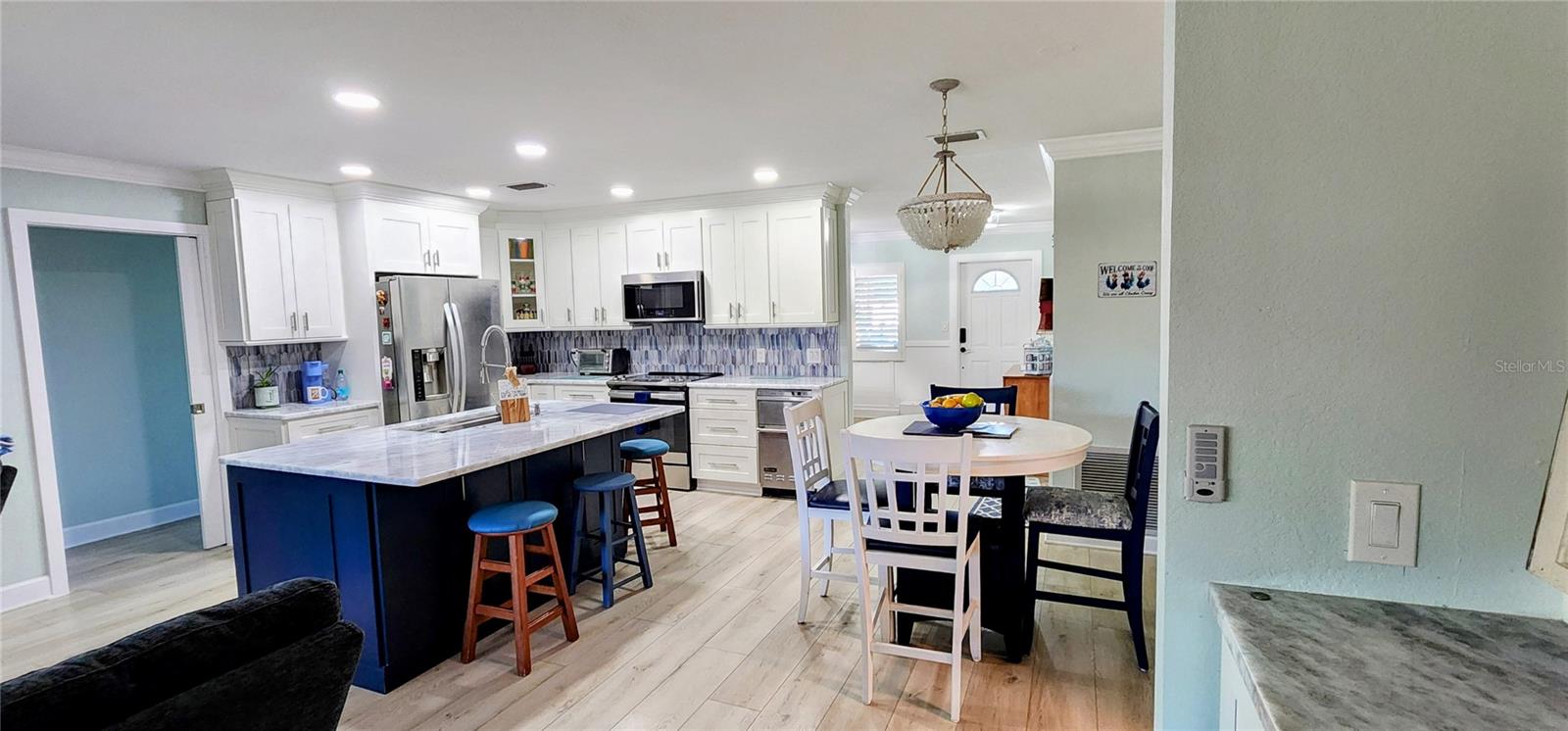 Image 3 of 21 For 418 Imperial Drive