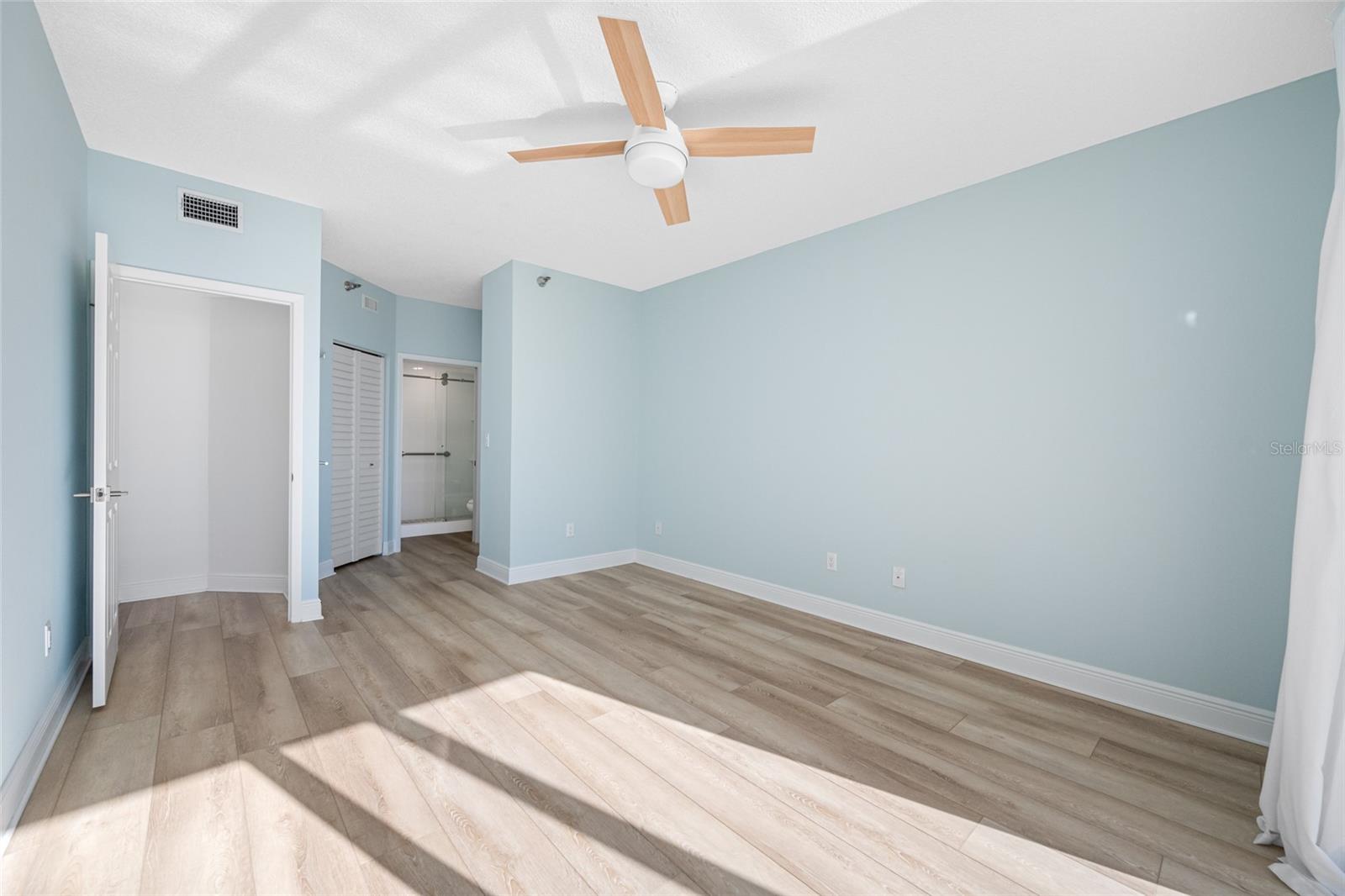 Image 39 of 57 For 7872 Sailboat Key Boulevard S 306