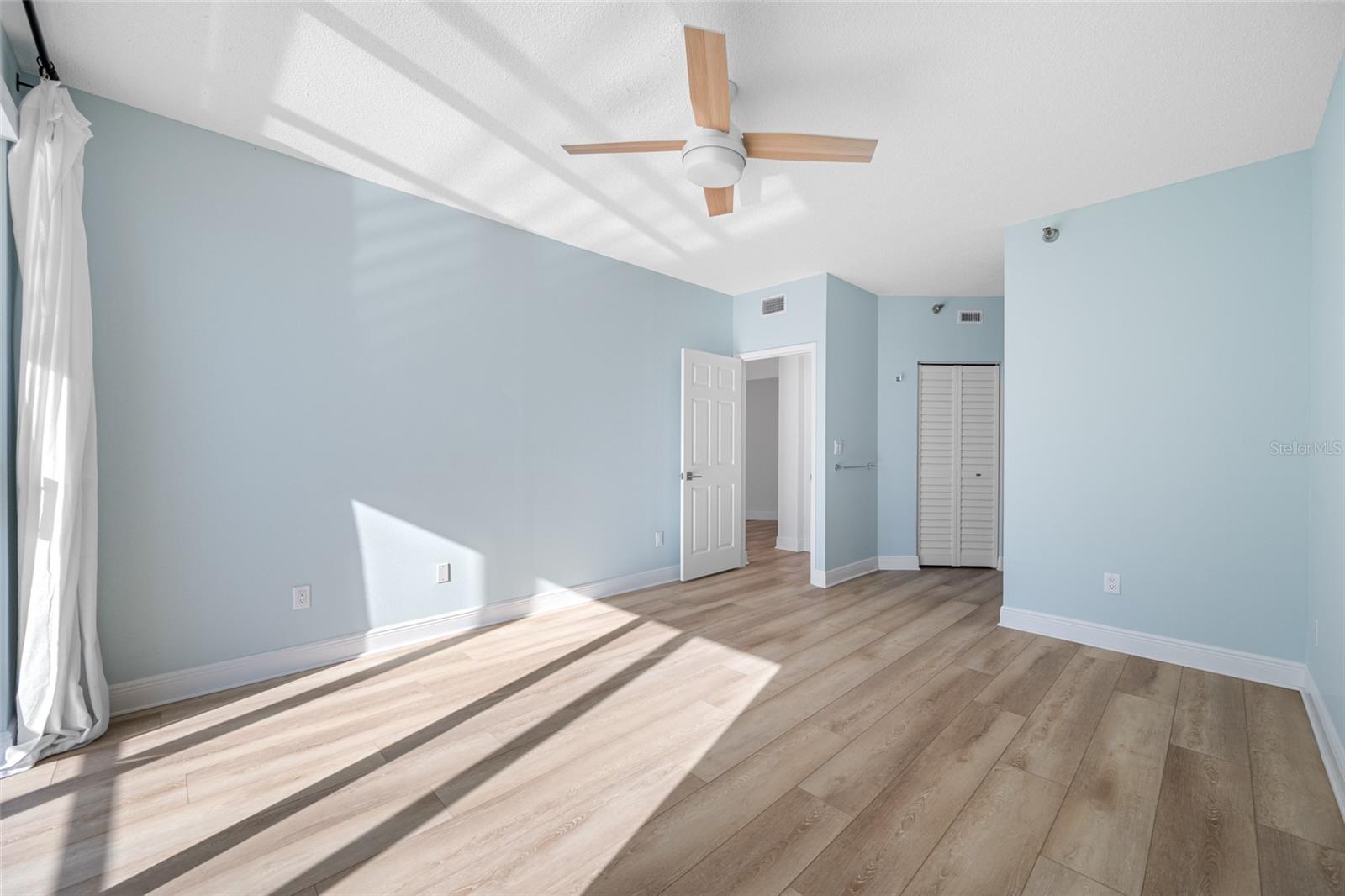 Image 40 of 57 For 7872 Sailboat Key Boulevard S 306