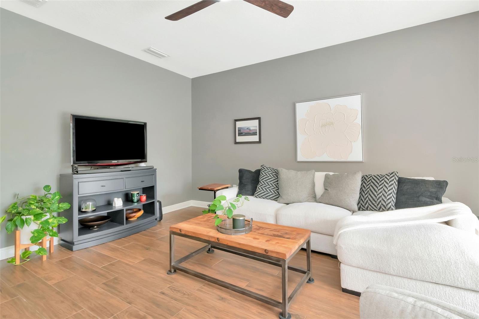 Image 16 of 59 For 31241 Kirkshire Court