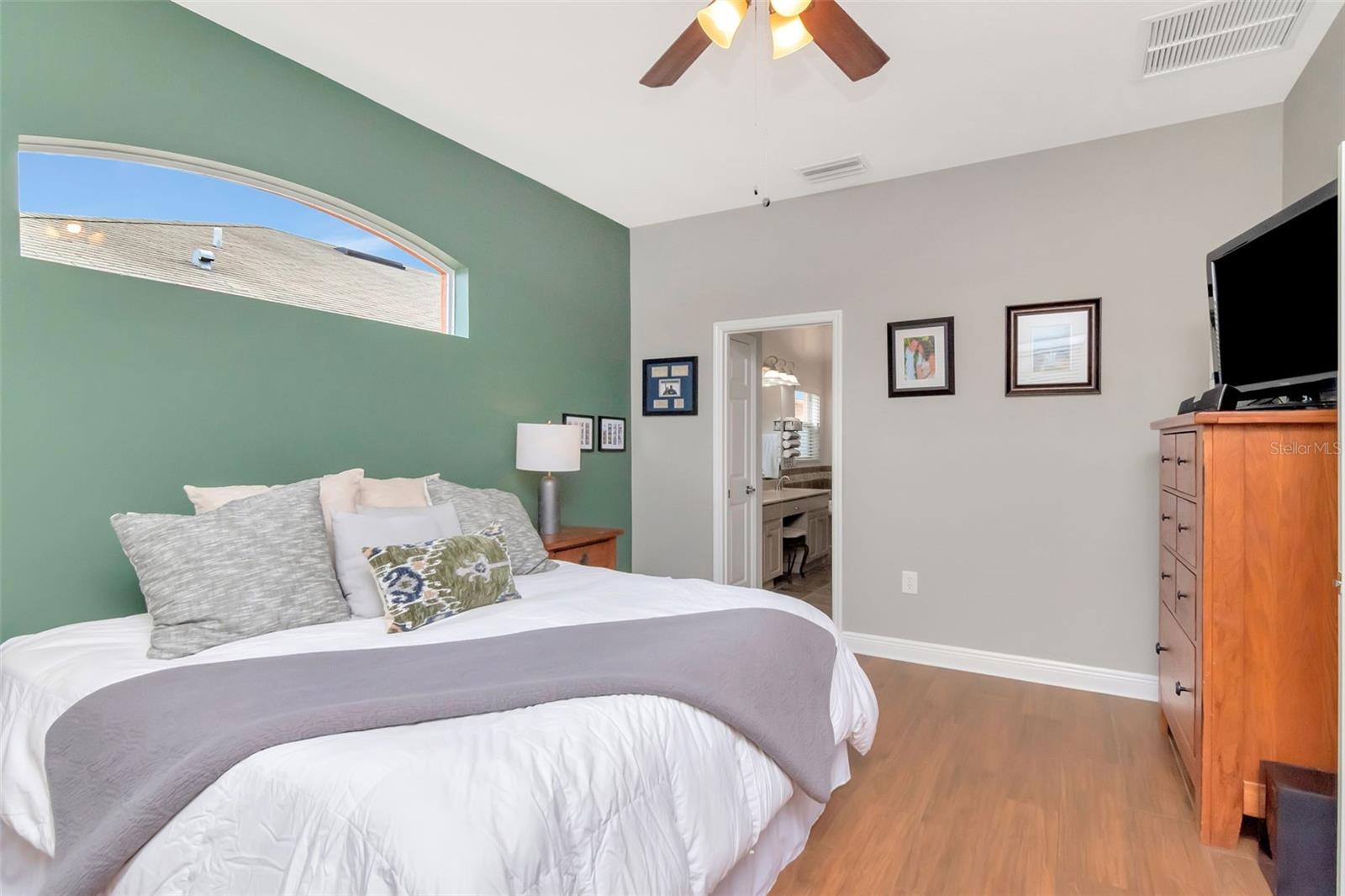 Image 23 of 59 For 31241 Kirkshire Court