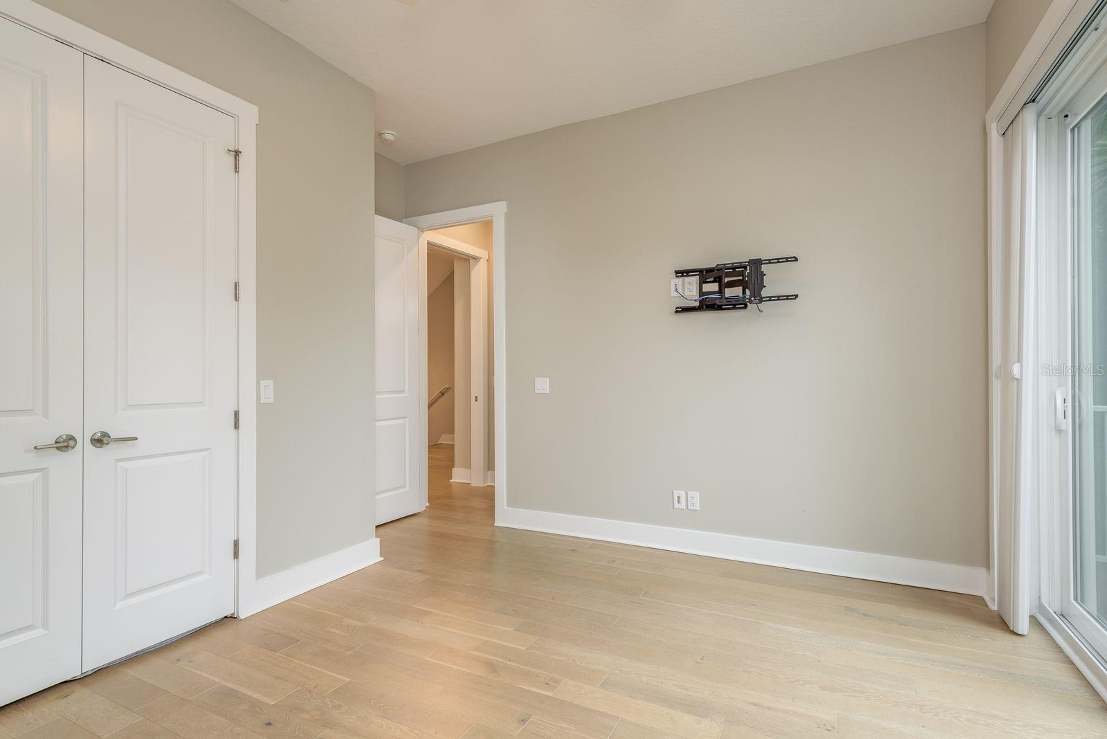 Image 22 of 52 For 833 Oak Bend Lane