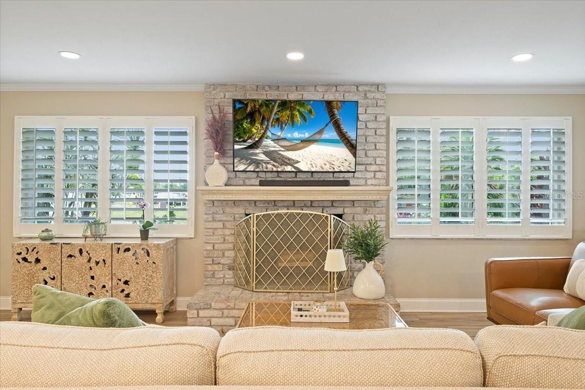 Listing photo id 9 for 8590 119th Street